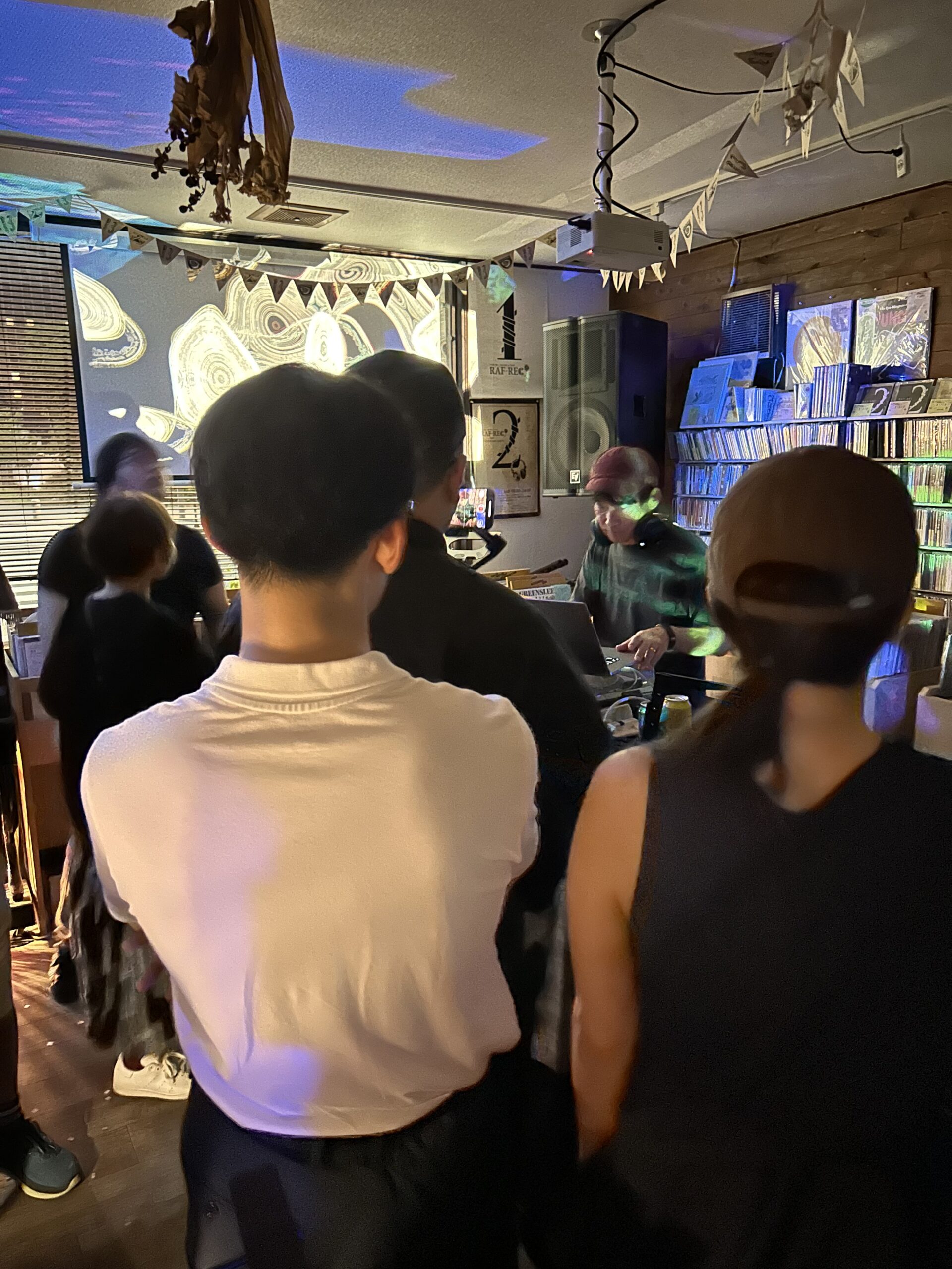 西口のレコ屋から
