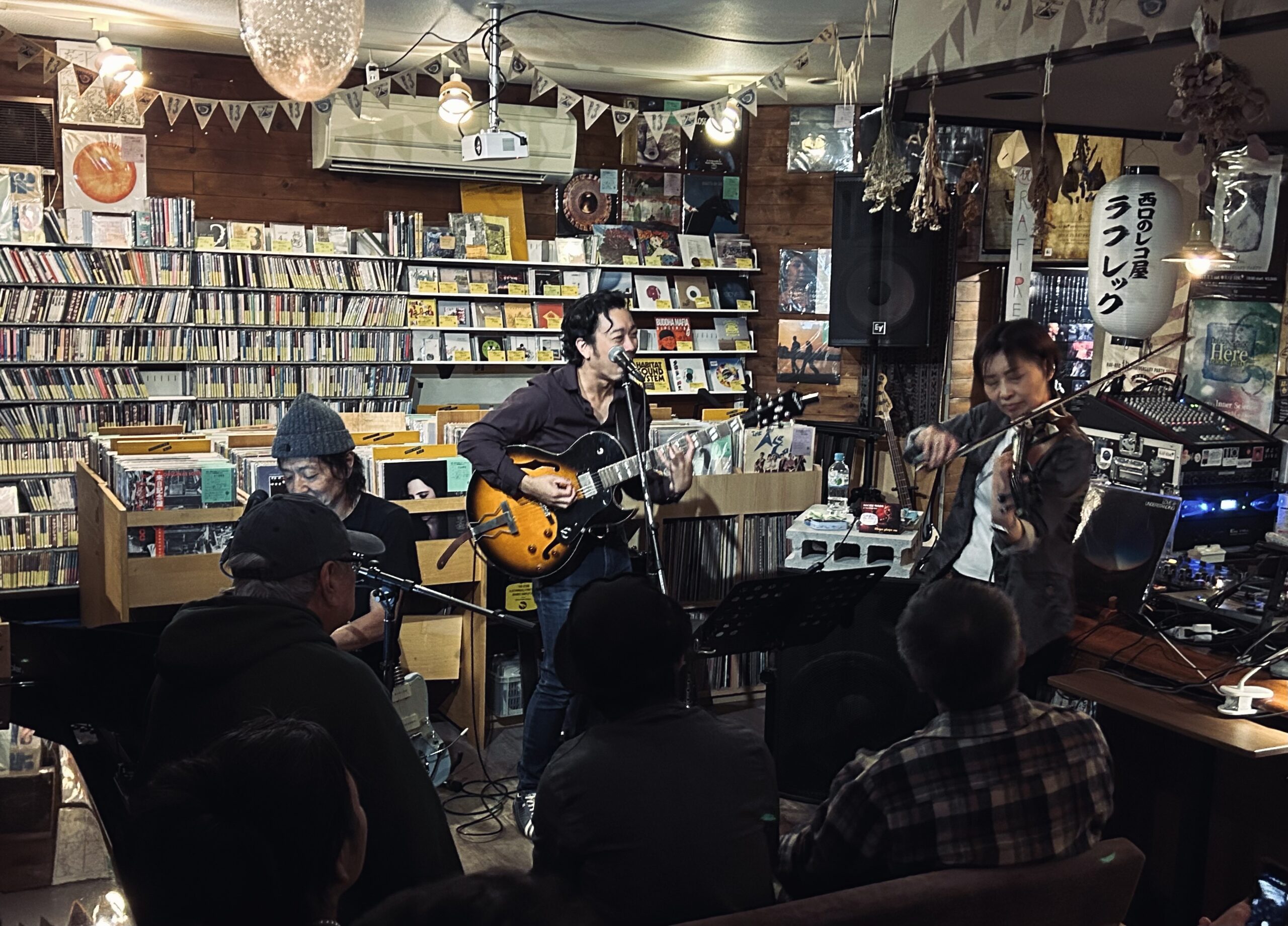 西口のレコ屋から