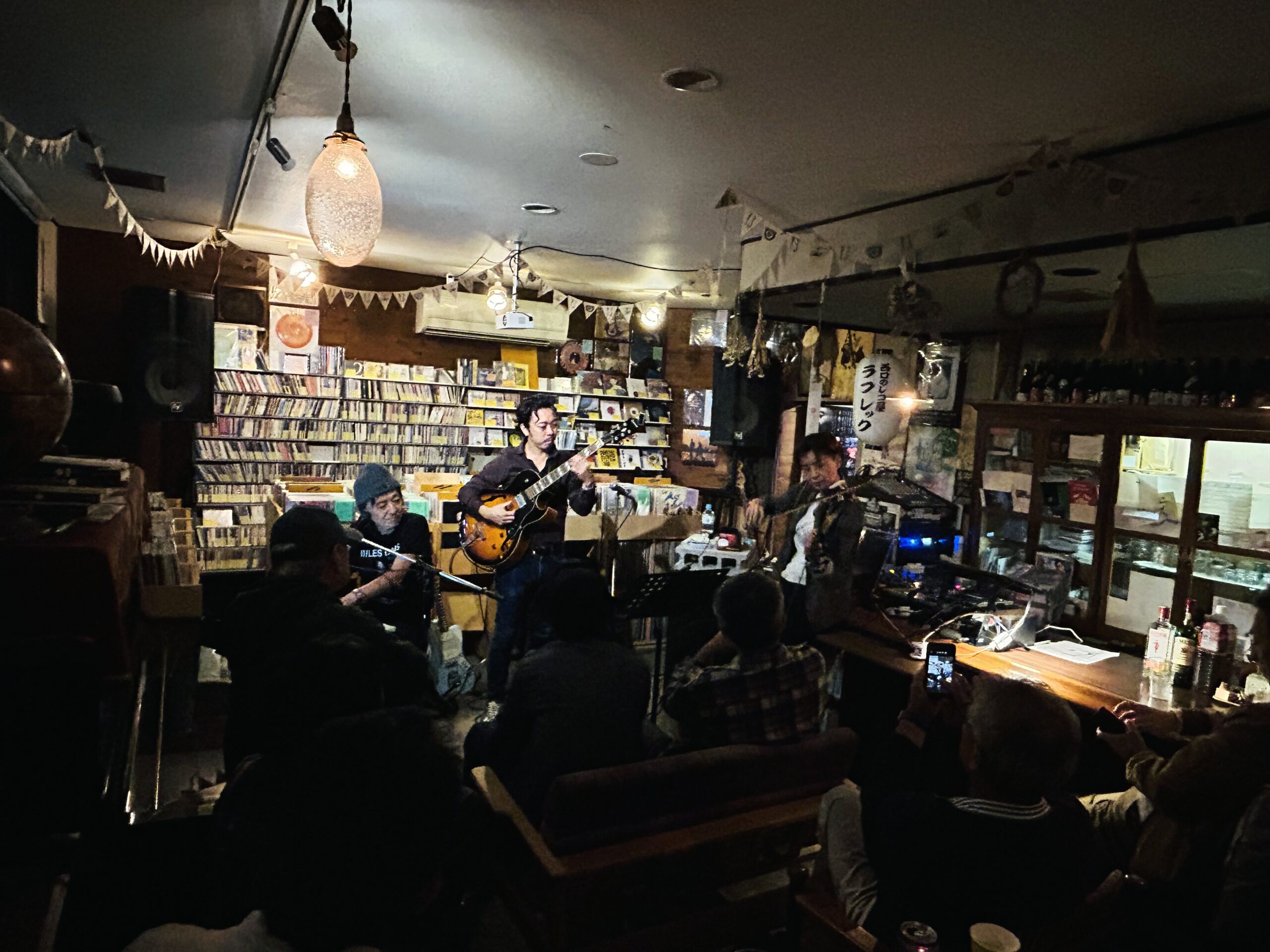 西口のレコ屋から